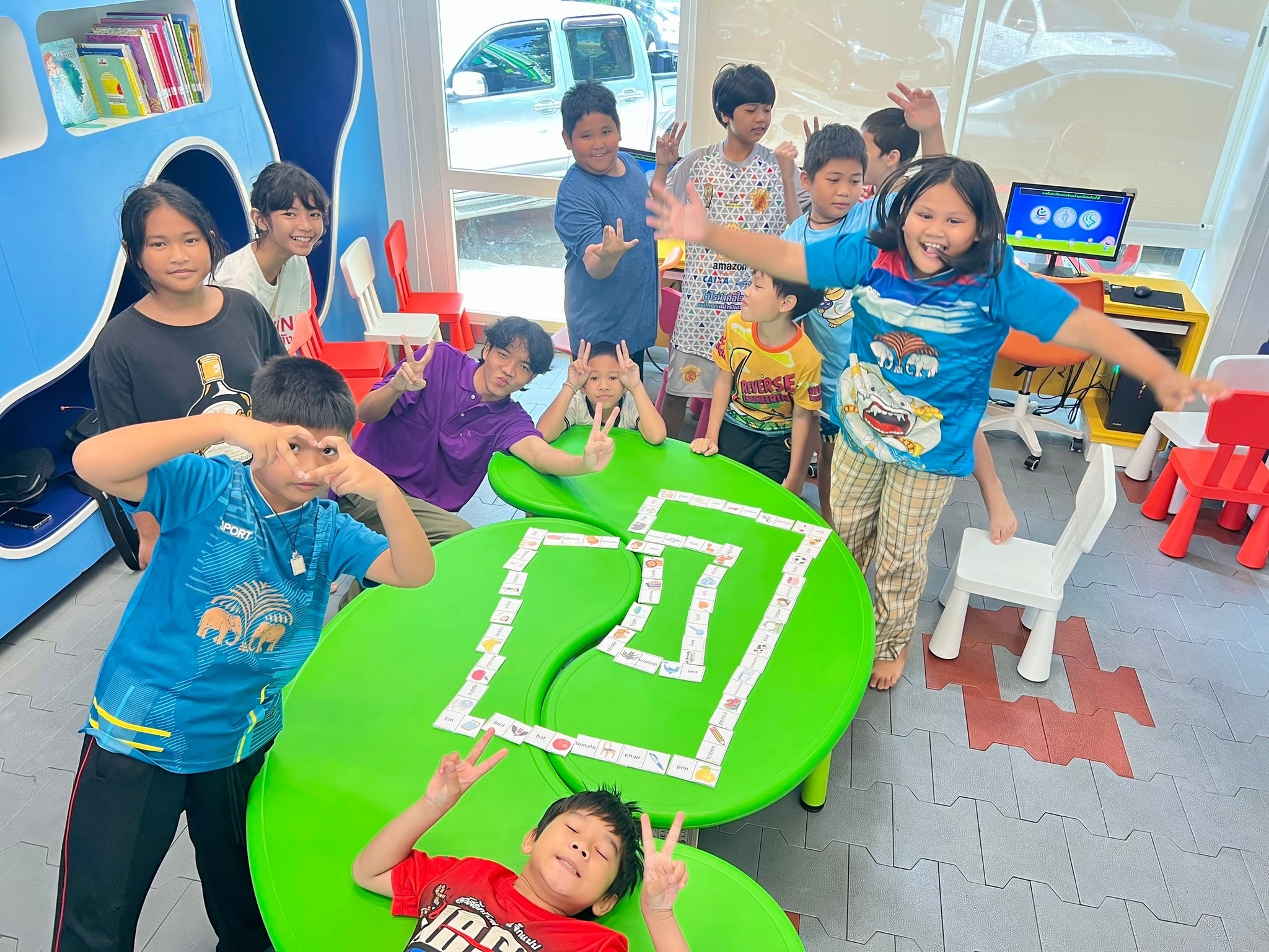 กิจกรรม ”domino ภาษาอังกฤษ“ 