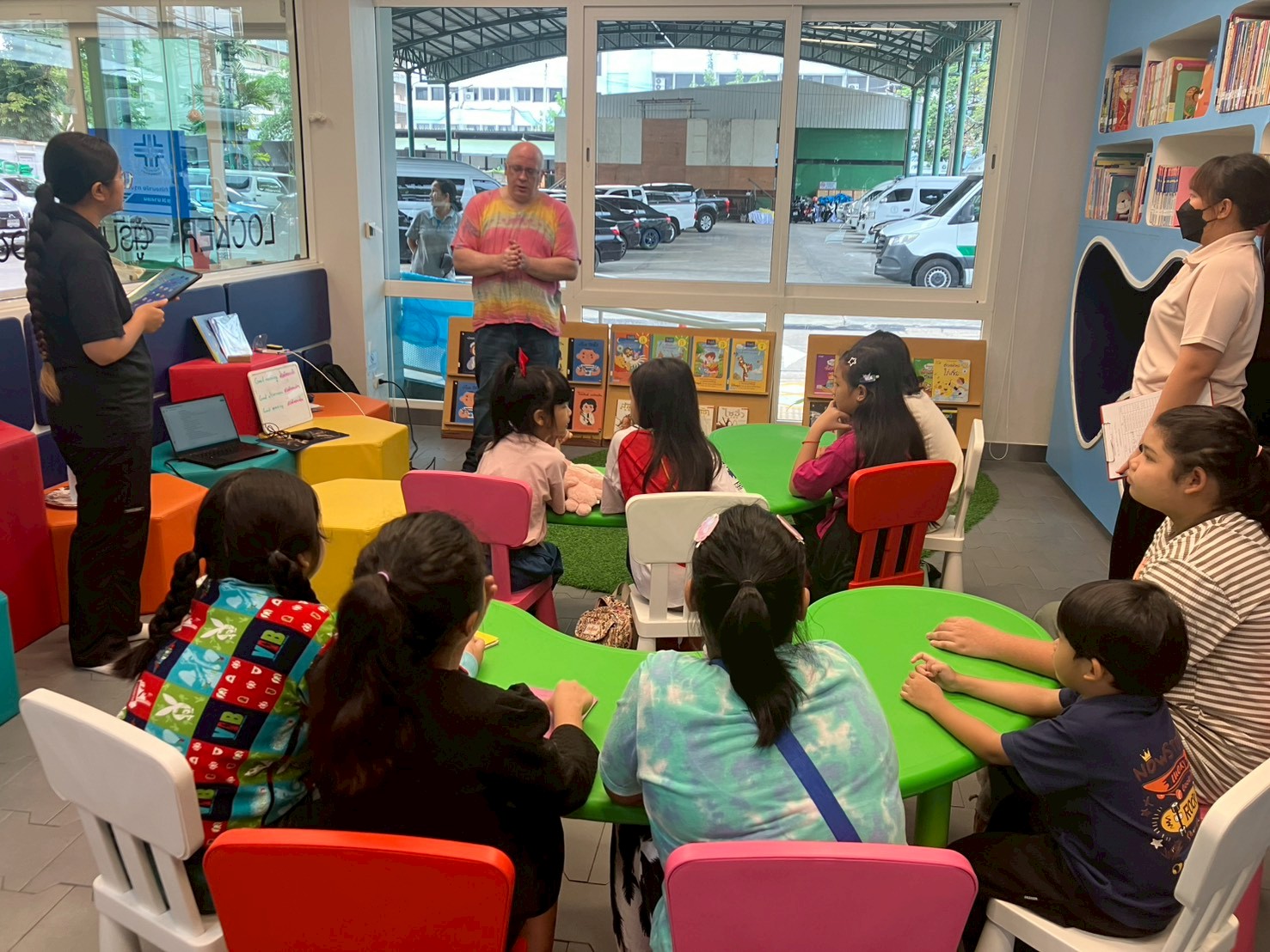 Fun English for Kids  เรียนภาษาอังกฤษฟรี!! กับคุณครูเจ้าของภาษา