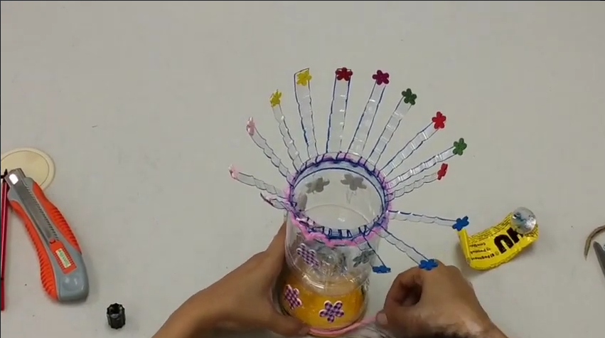 DIY : Plastic Bottle Flower Vase Craft - แจกันดอกไม้ขวดน้ำพลาสติก