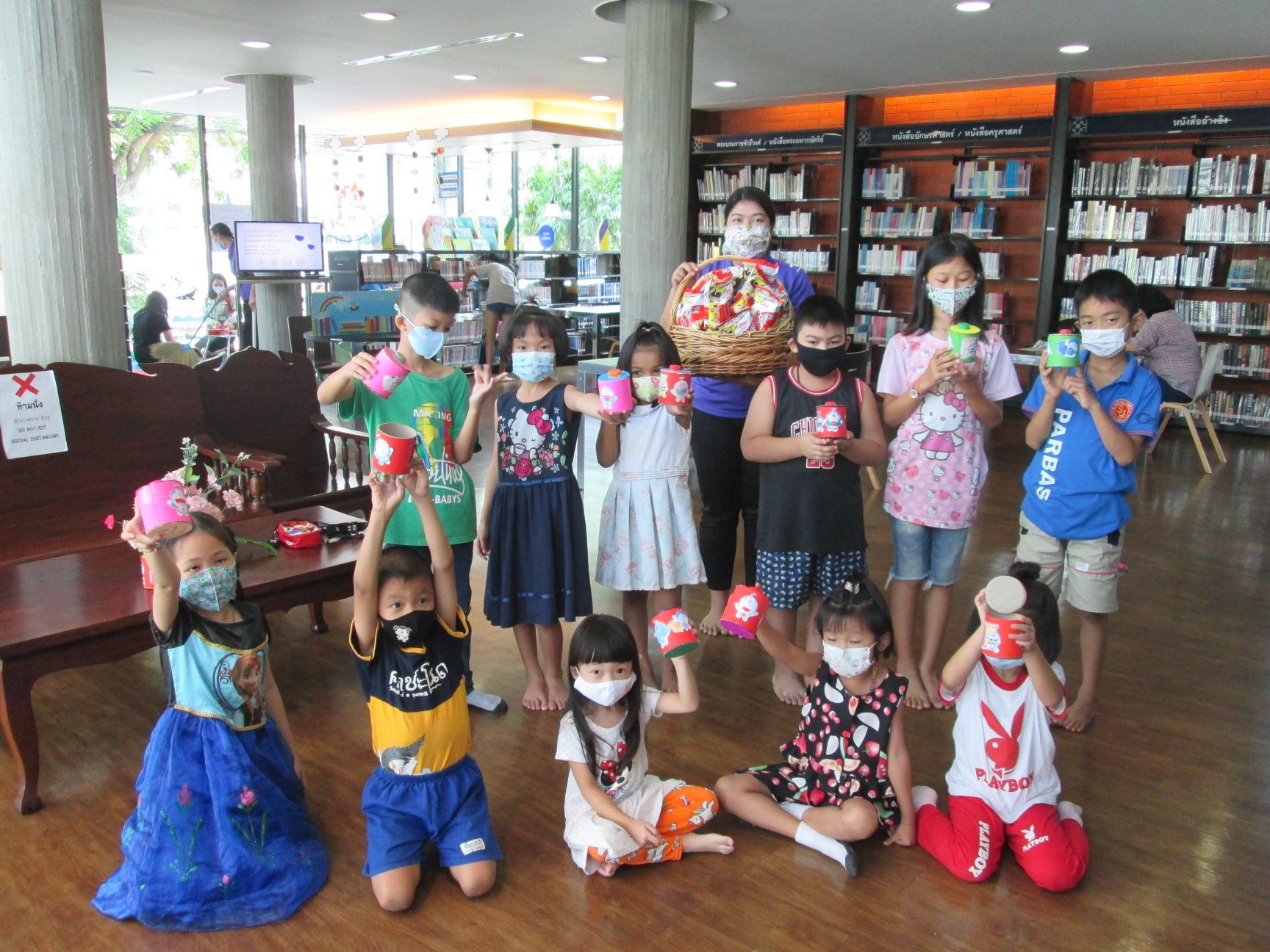 ห้องสมุดฯ ขอขอบคุณผู้ใหญ่ใจดี คุณอิฏฐินี นิ่มสะอาด ที่สนับสนุนขนมอร่อย ๆ สำหรับน้อง ๆ ที่เข้าร่วมกิจกรรมส่งเสริมการอ่านค่ะ  #ขอบคุณค่ะ 